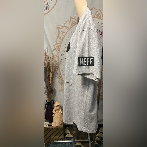 EUC Disney Mickey Mouse Neff T-shirt Gray Size Large - Picture 3 of 7